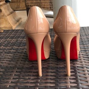Christian louboutin Bianca nude heels